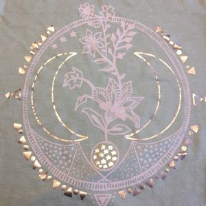 Old Navy Girl’s Long Sleeve Graphic Shirt 14